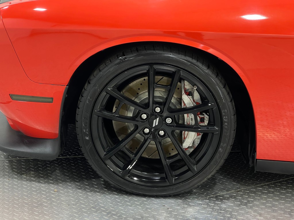 2018 Dodge Challenger Image 32