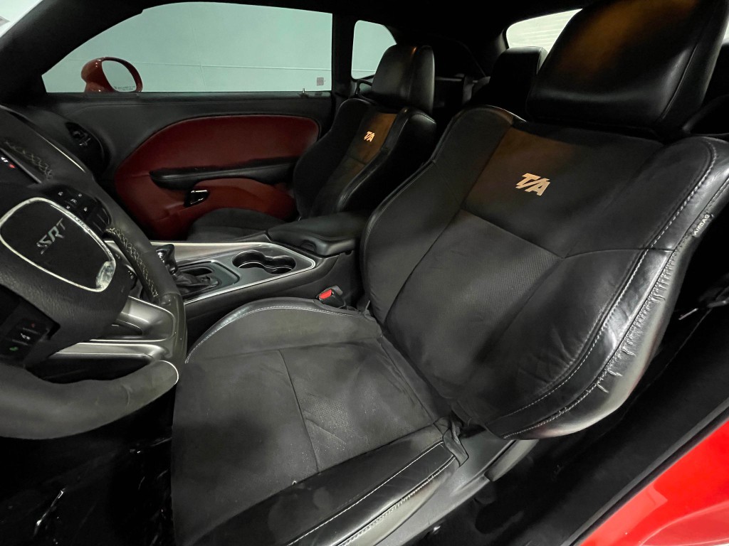 2018 Dodge Challenger Image 12