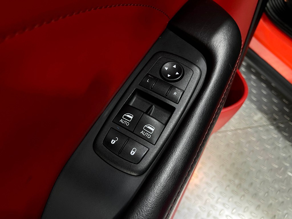 2018 Dodge Challenger Image 14