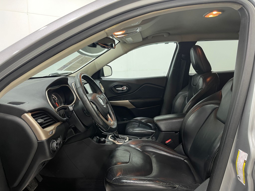 2017 Jeep Cherokee Image 12