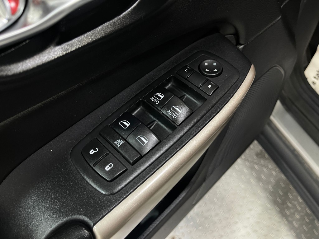 2017 Jeep Cherokee Image 15