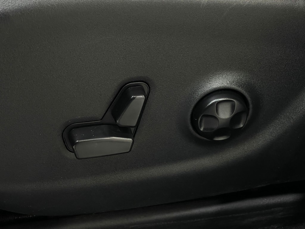 2017 Jeep Cherokee Image 16