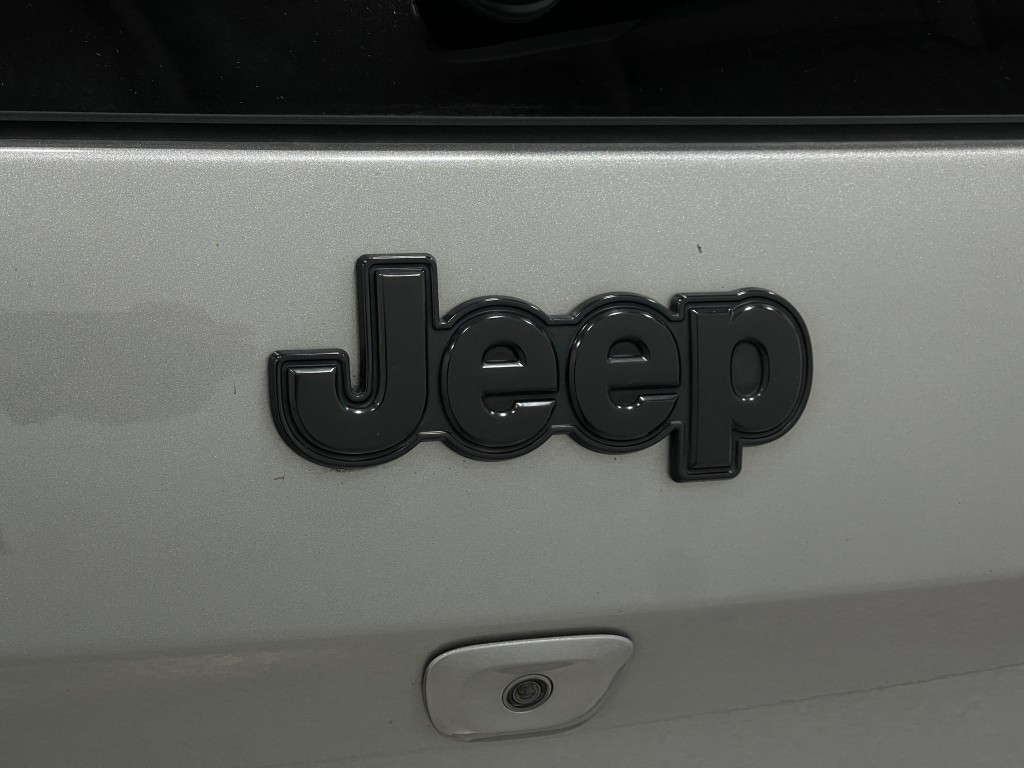2017 Jeep Cherokee Image 37