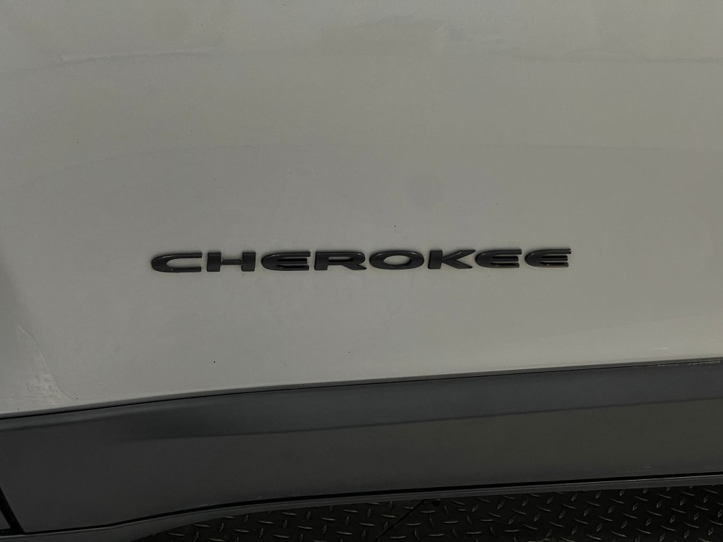 2017 Jeep Cherokee Image 39