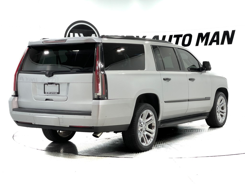2017 Cadillac Escalade Image 4