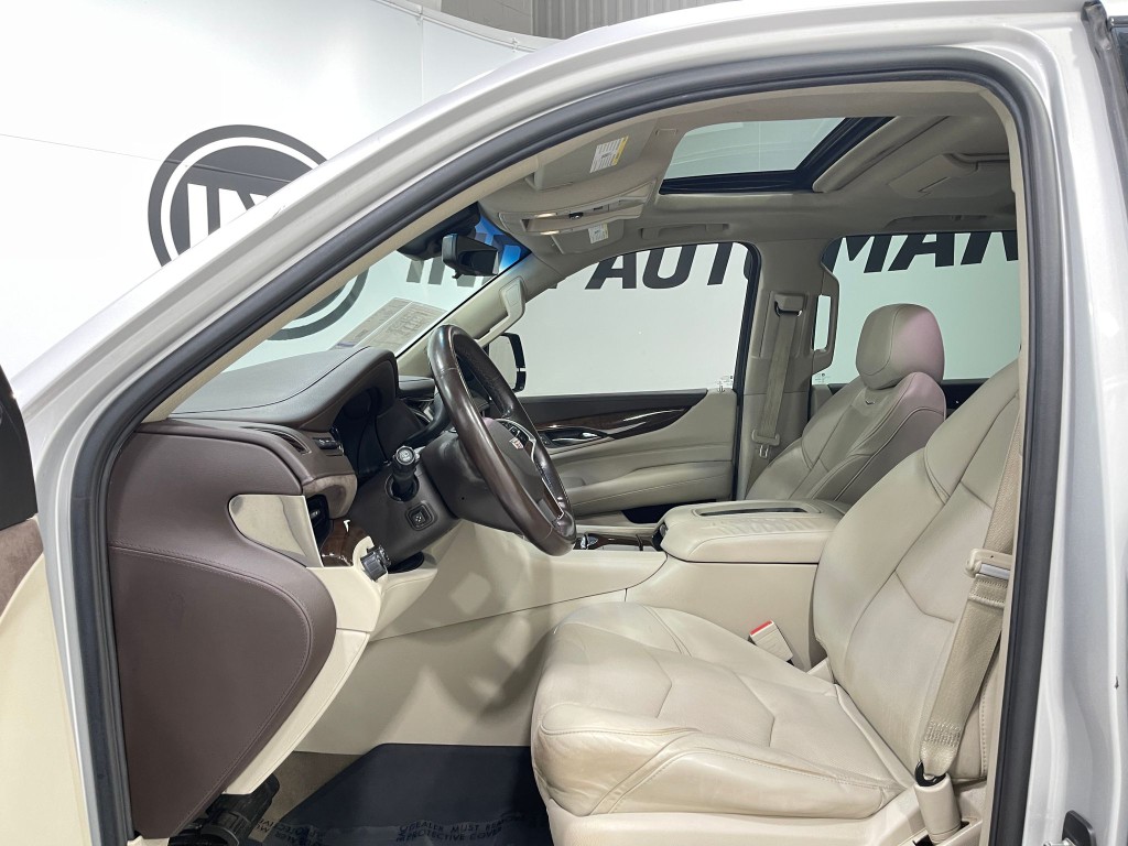 2017 Cadillac Escalade Image 13