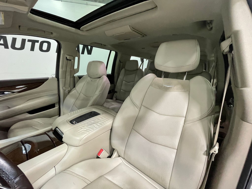 2017 Cadillac Escalade Image 14