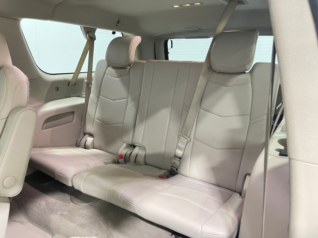 2017 Cadillac Escalade Image 27