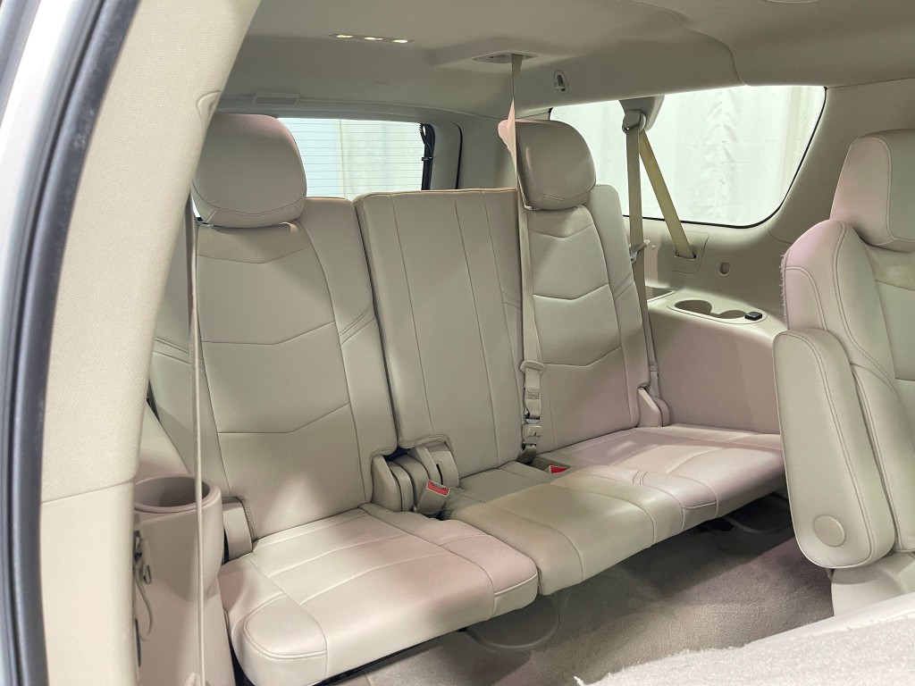 2017 Cadillac Escalade Image 28