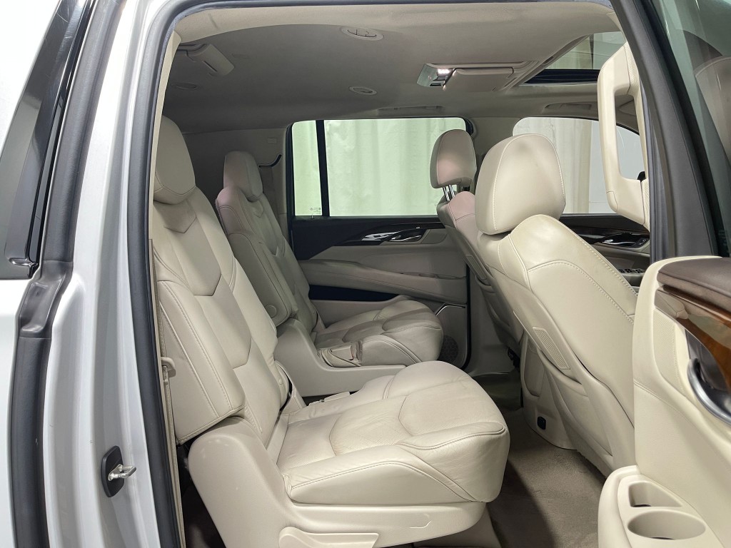 2017 Cadillac Escalade Image 29