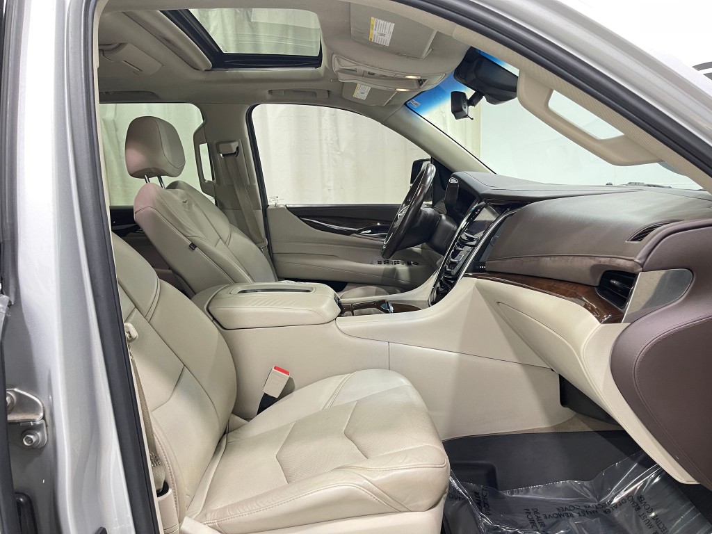 2017 Cadillac Escalade Image 30