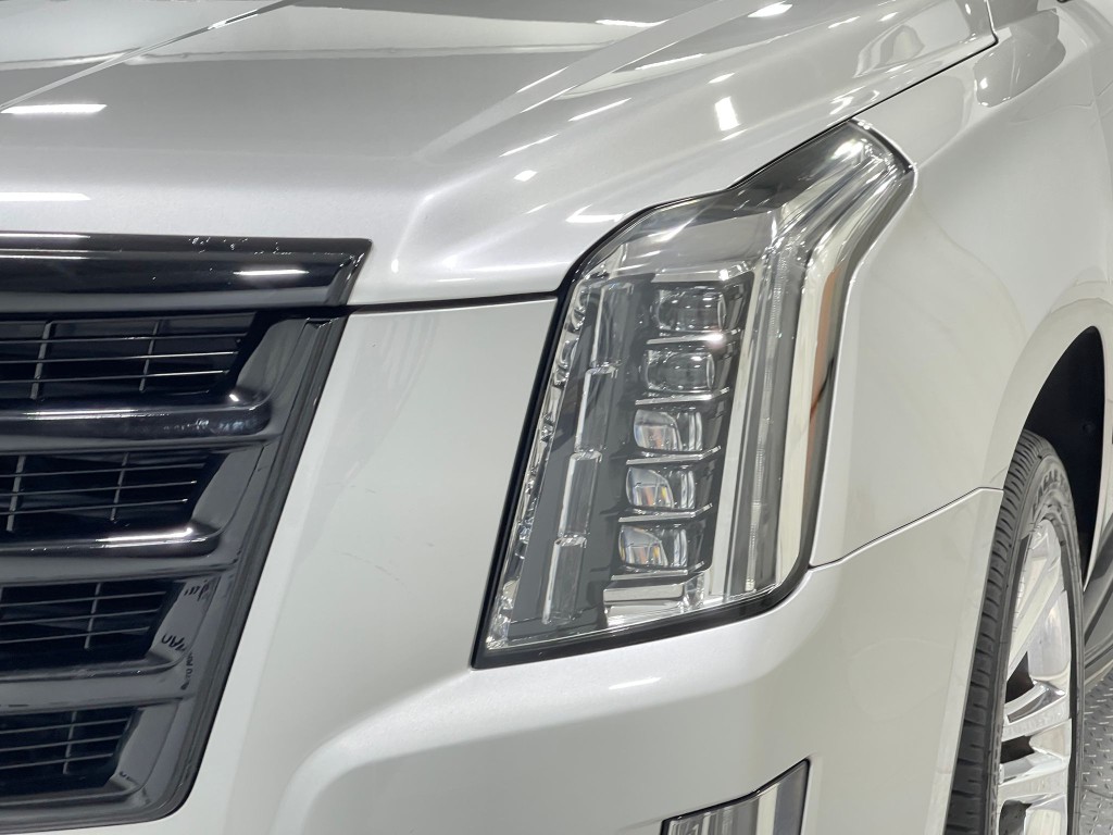 2017 Cadillac Escalade Image 31