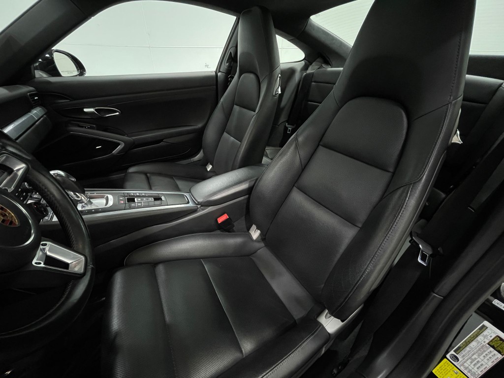 2017 Porsche 911 Image 13
