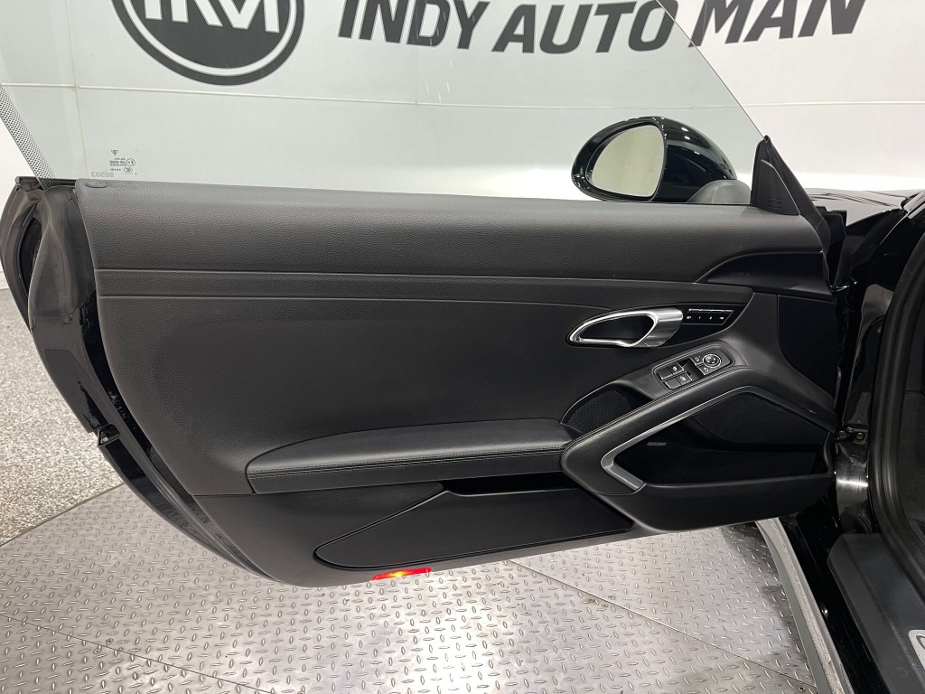2017 Porsche 911 Image 14