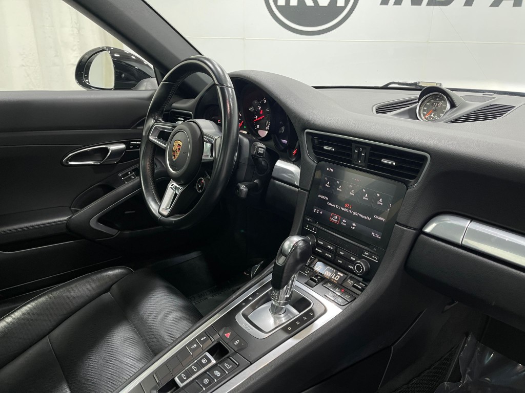 2017 Porsche 911 Image 19