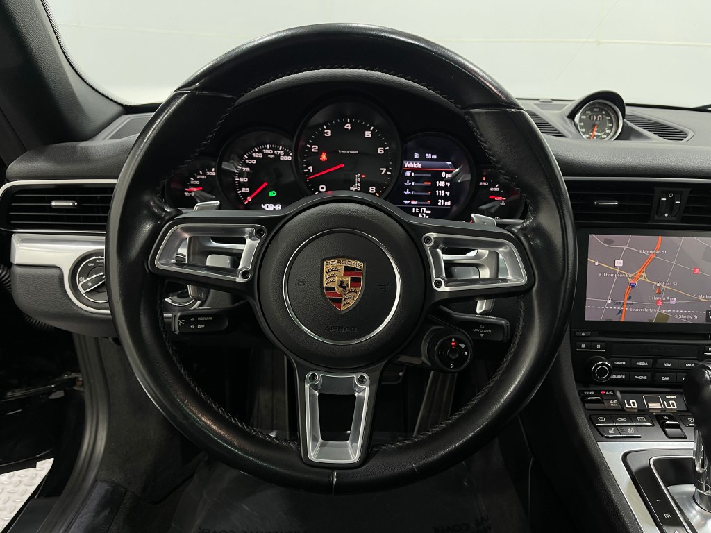 2017 Porsche 911 Image 21