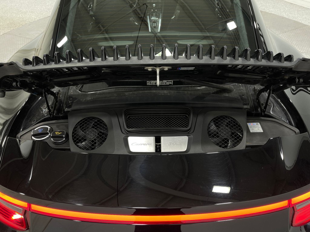 2017 Porsche 911 Image 25