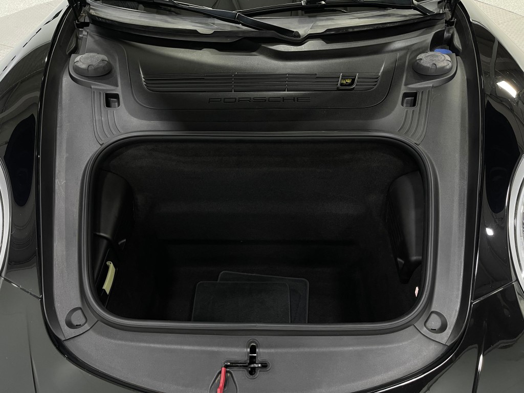 2017 Porsche 911 Image 26
