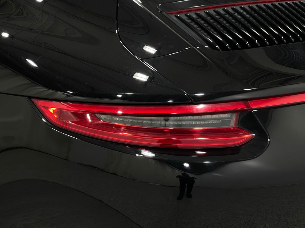 2017 Porsche 911 Image 33