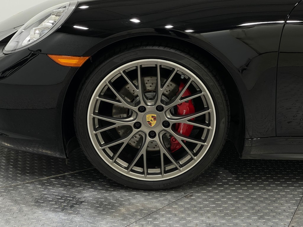 2017 Porsche 911 Image 34