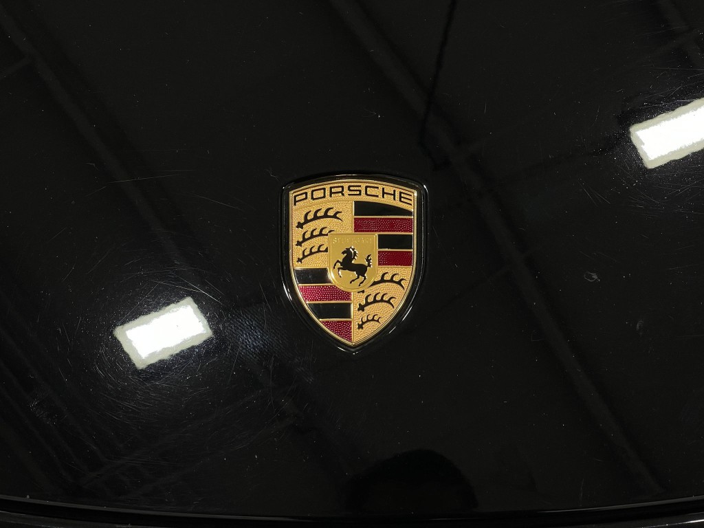 2017 Porsche 911 Image 37