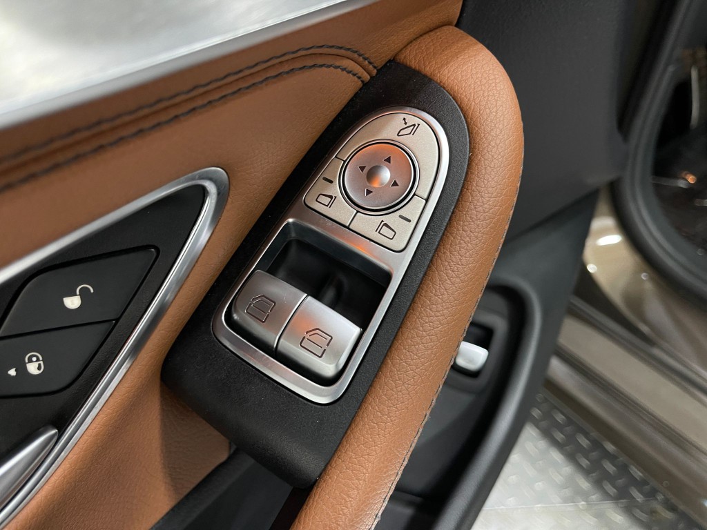 2017 Mercedes-Benz C-Class Image 15