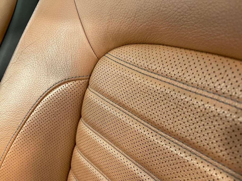 2017 Mercedes-Benz C-Class Image 17