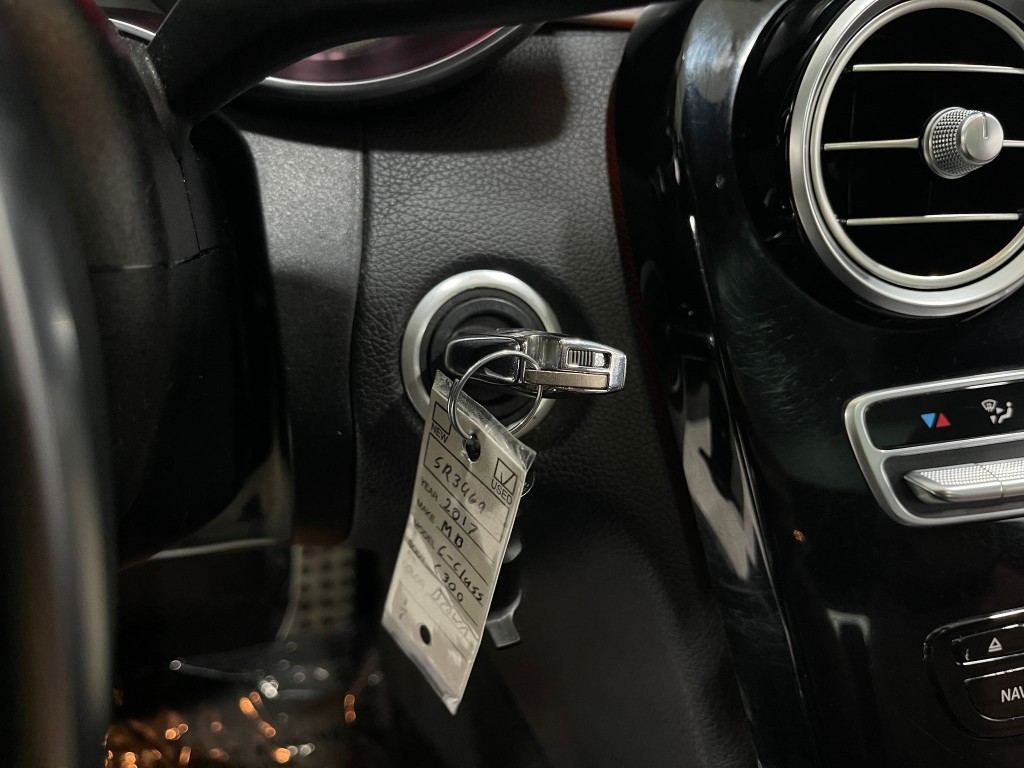 2017 Mercedes-Benz C-Class Image 20