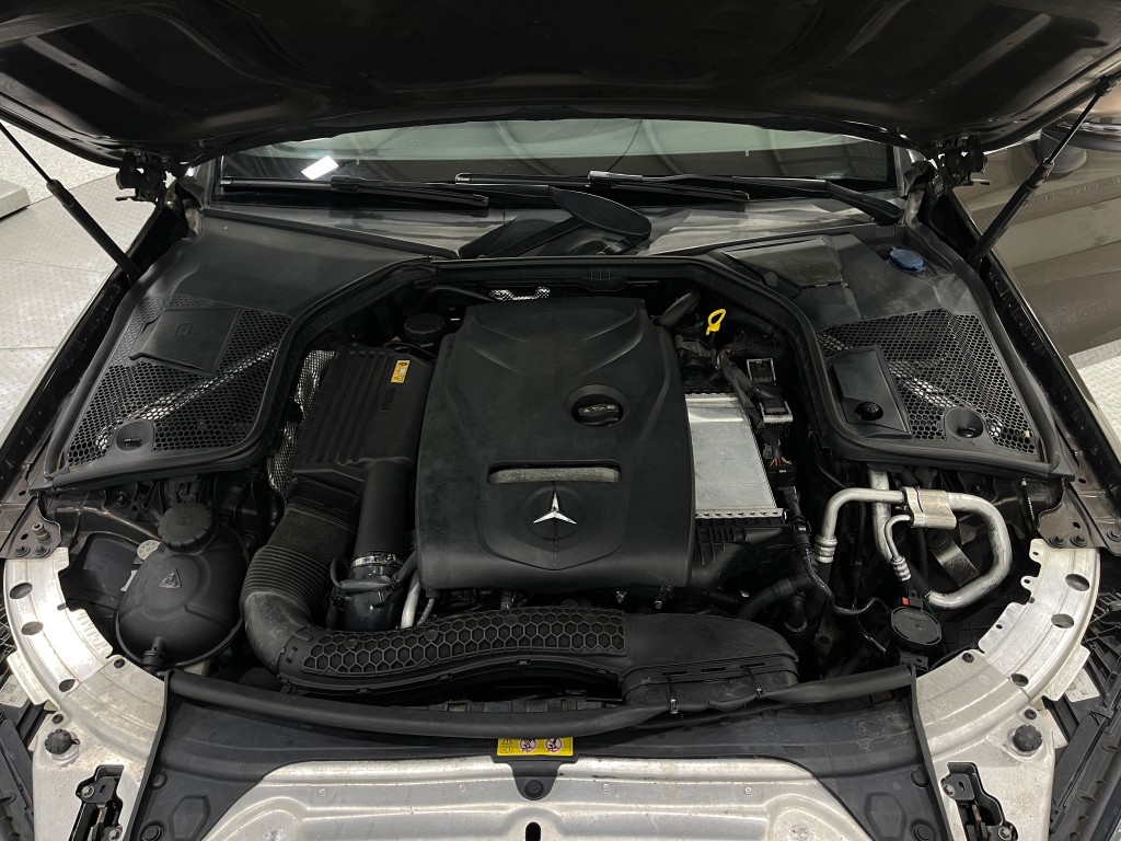 2017 Mercedes-Benz C-Class Image 27