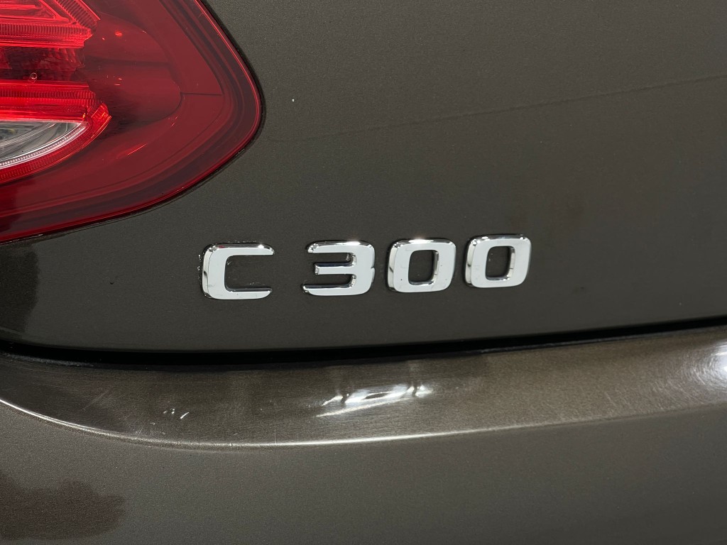 2017 Mercedes-Benz C-Class Image 37