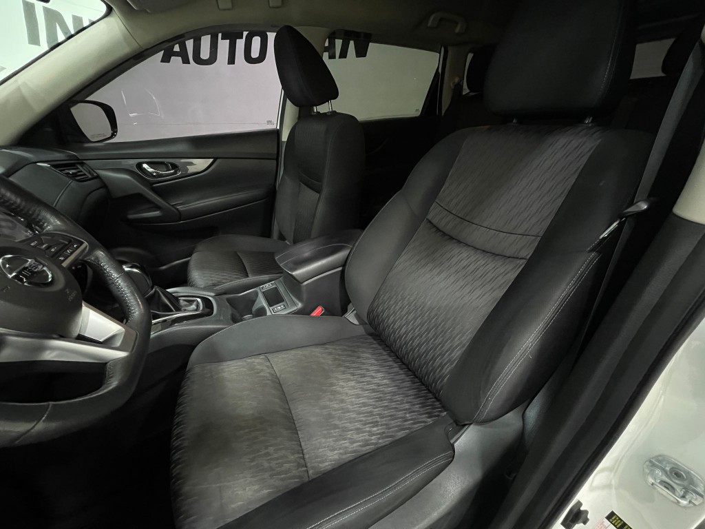 2017 Nissan Rogue Image 12