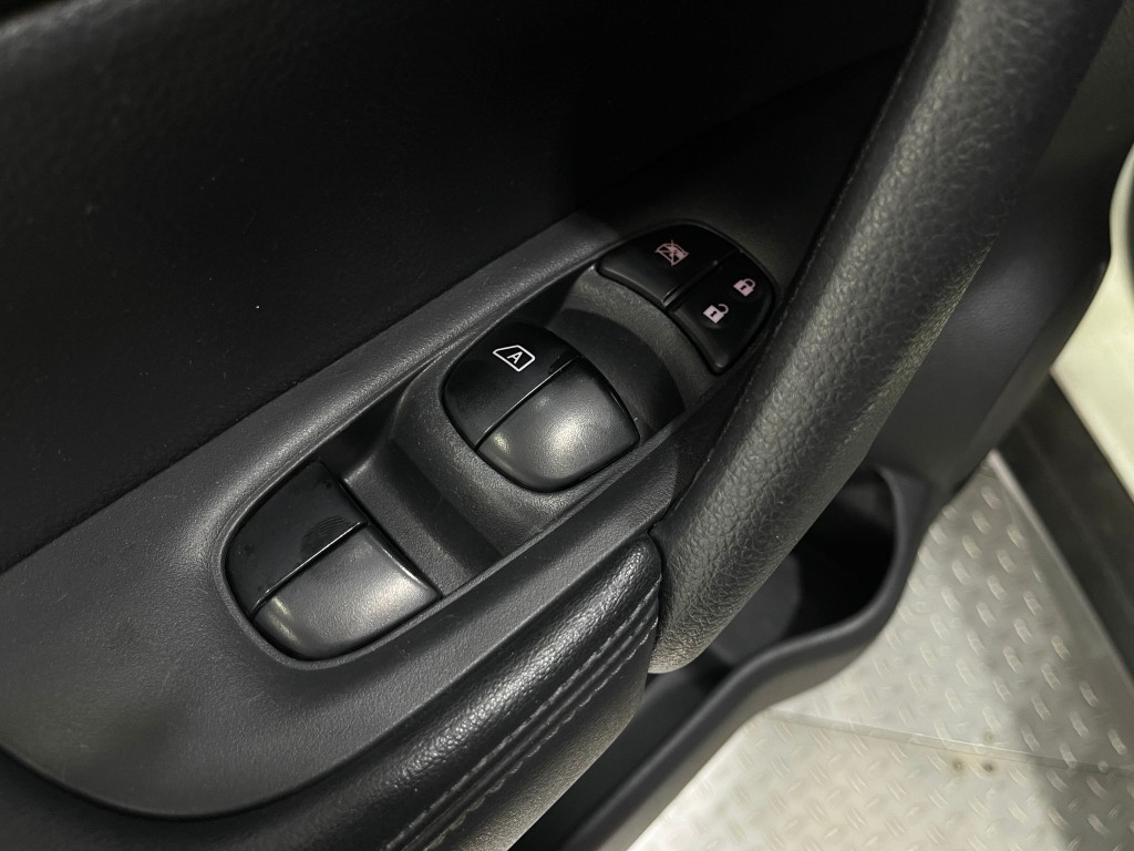 2017 Nissan Rogue Image 14