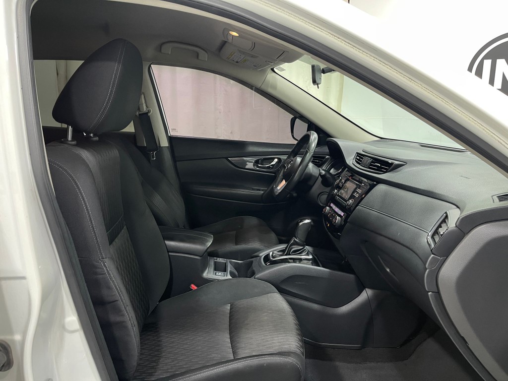 2017 Nissan Rogue Image 29
