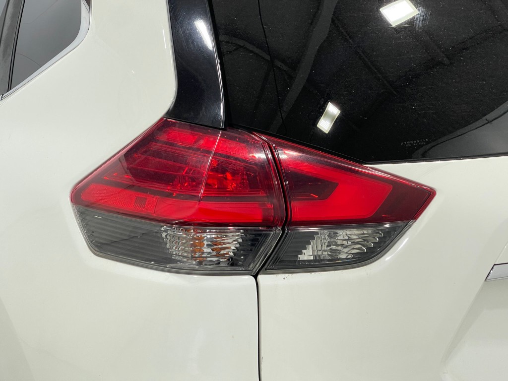 2017 Nissan Rogue Image 31