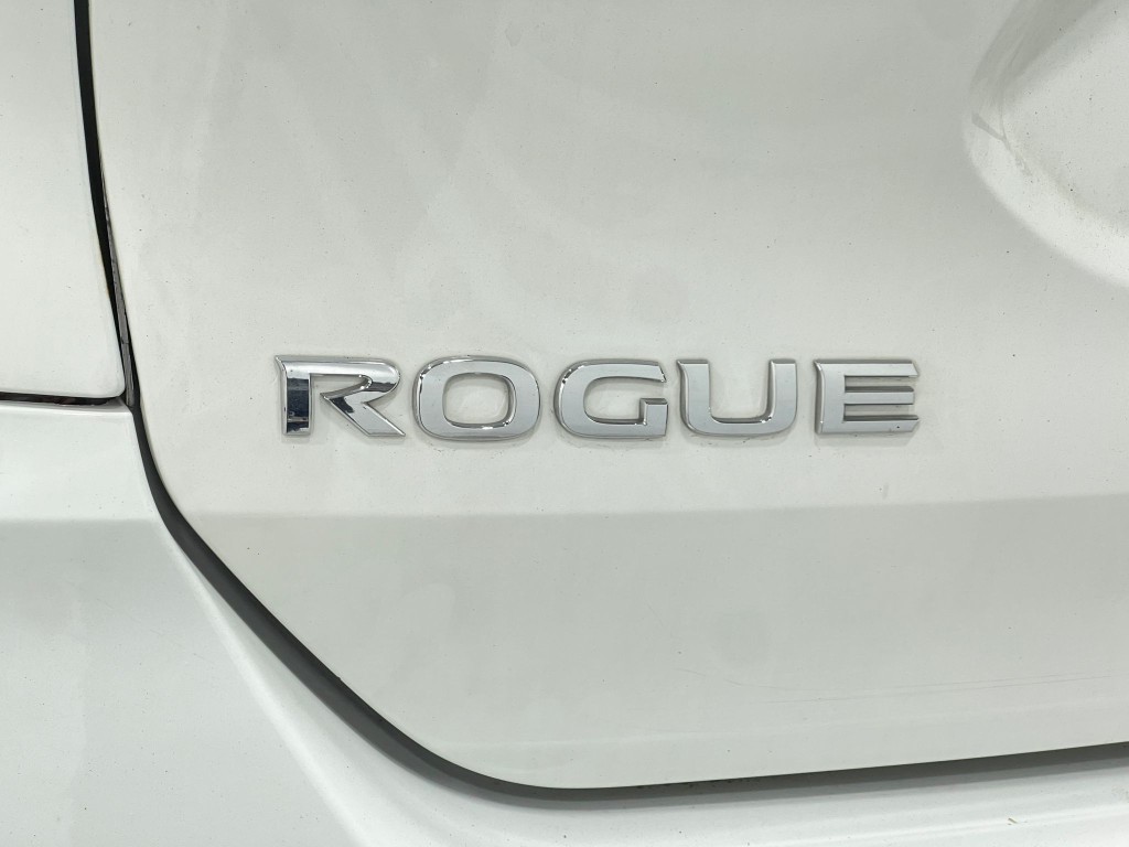 2017 Nissan Rogue Image 36