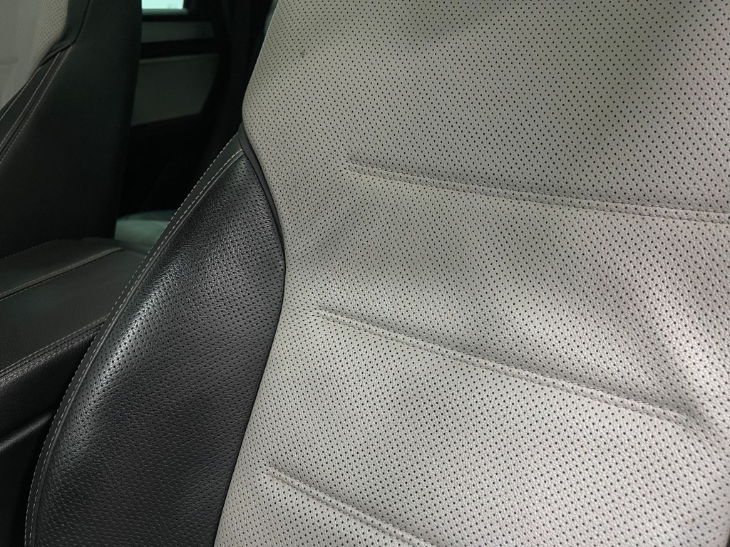 2017 Volkswagen Touareg Image 18