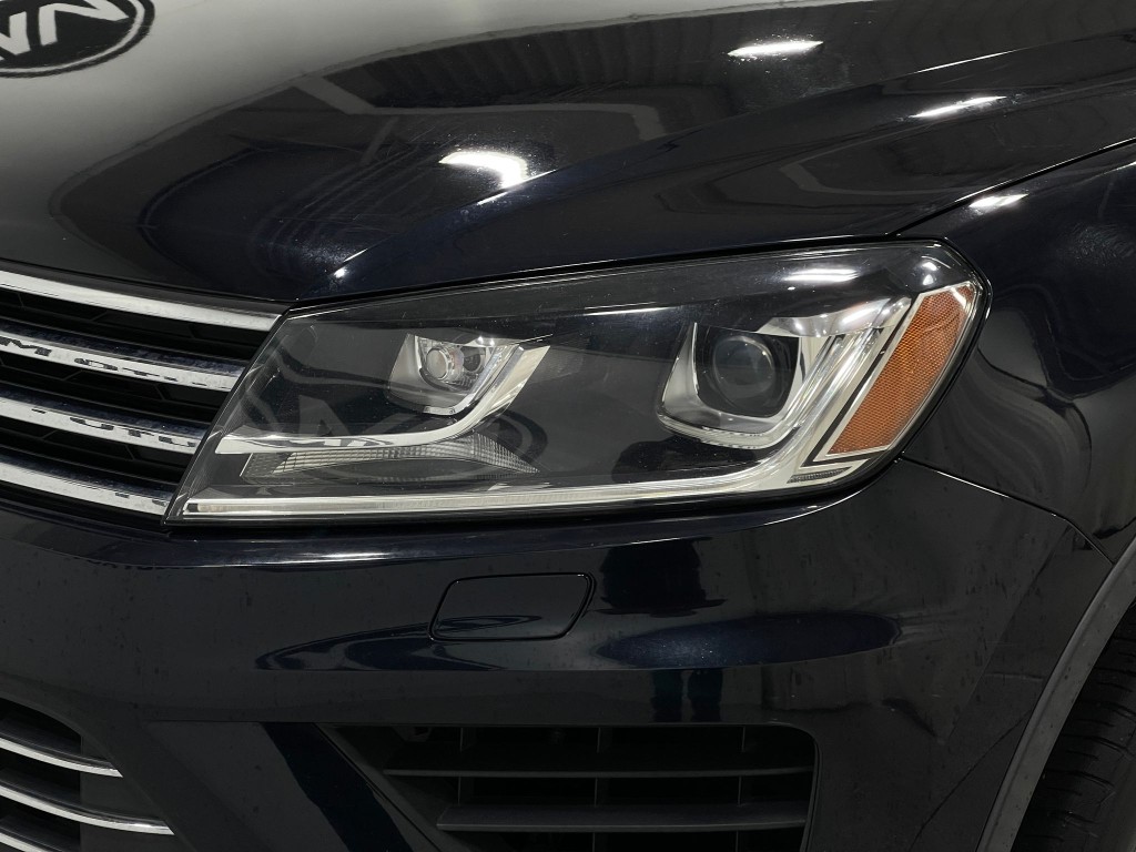 2017 Volkswagen Touareg Image 33