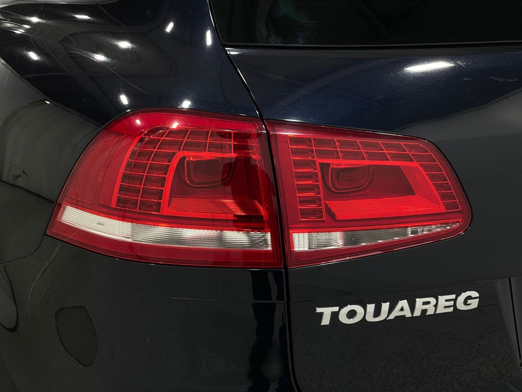 2017 Volkswagen Touareg Image 34