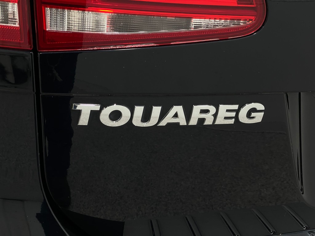 2017 Volkswagen Touareg Image 38