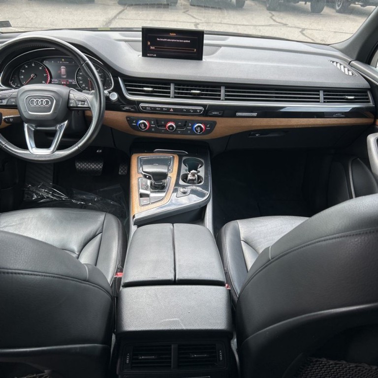 2017 Audi Q7 Image 9
