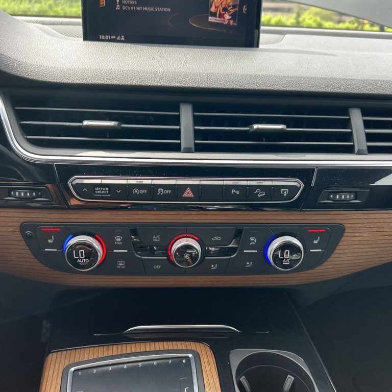2017 Audi Q7 Image 10