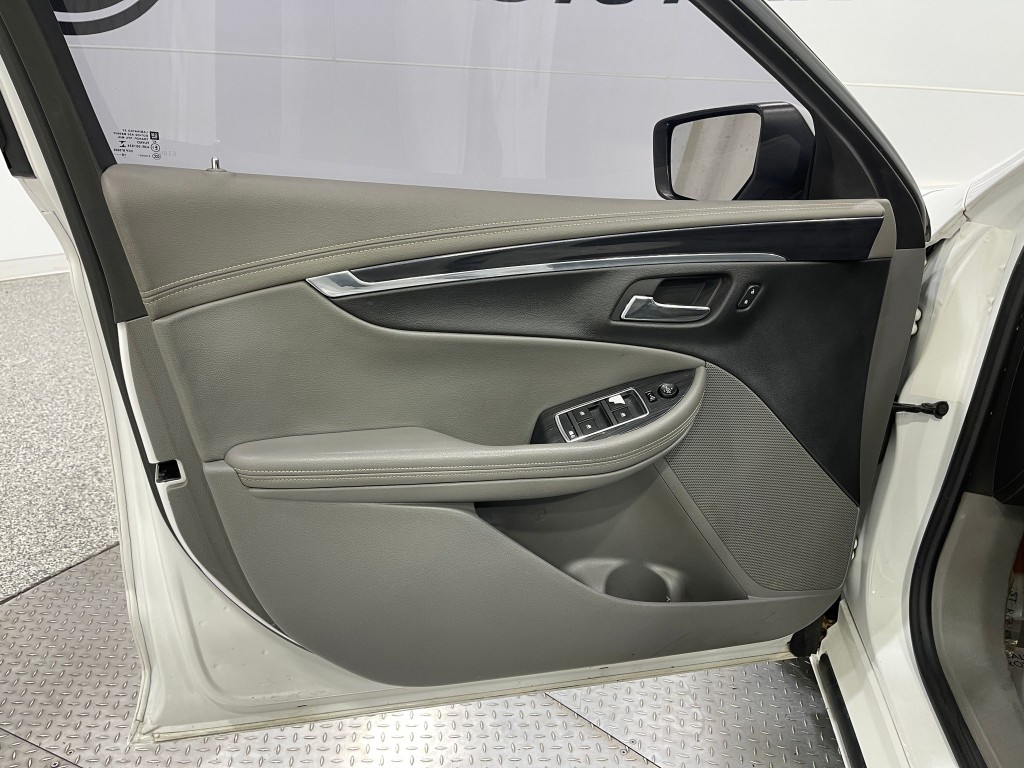 2017 Chevrolet Impala Image 12