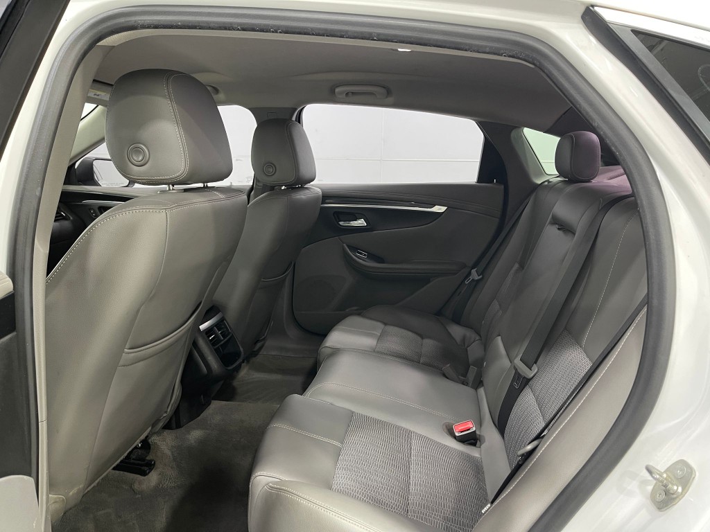 2017 Chevrolet Impala Image 27