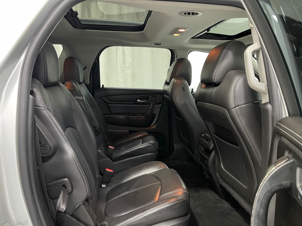 2017 GMC Acadia Image 32