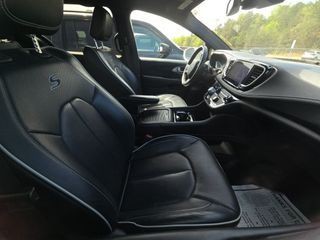 2021 Chrysler Pacifica Image 8