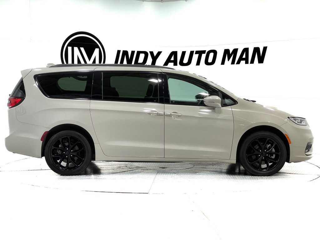 2021 Chrysler Pacifica Image 3