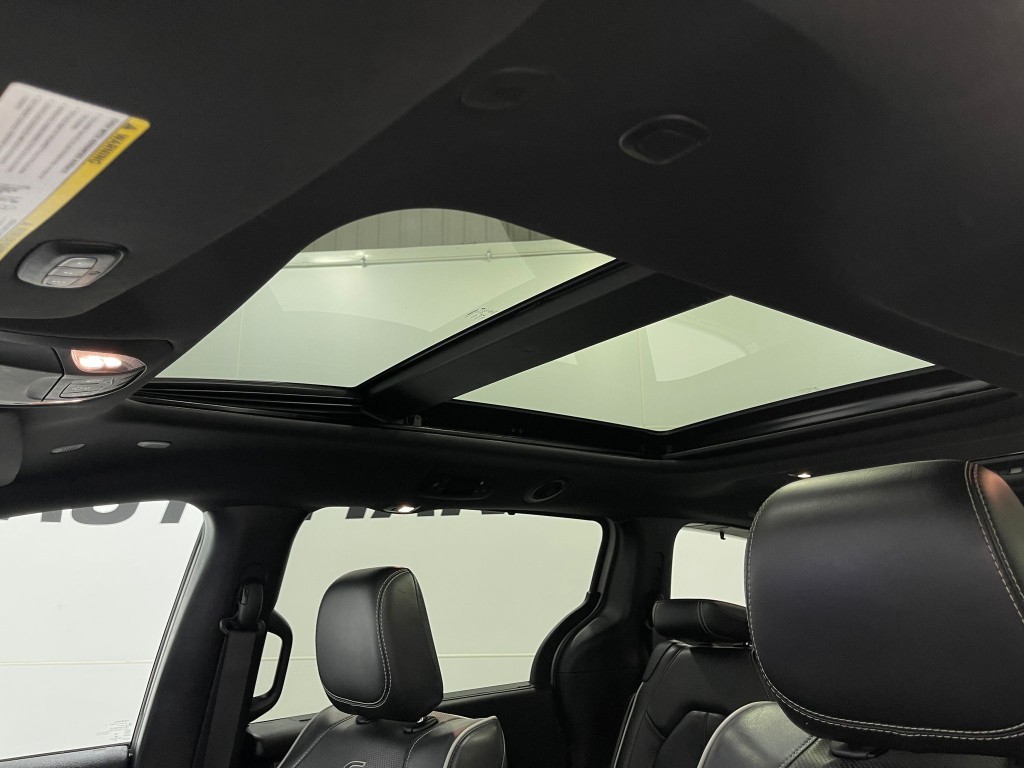 2021 Chrysler Pacifica Image 12