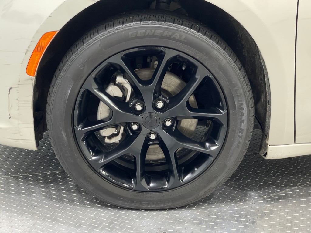 2021 Chrysler Pacifica Image 37