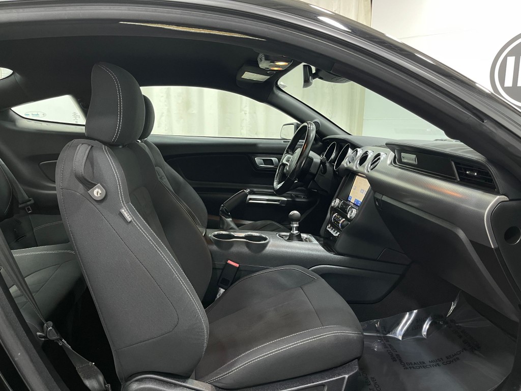 2021 Ford Mustang Image 31