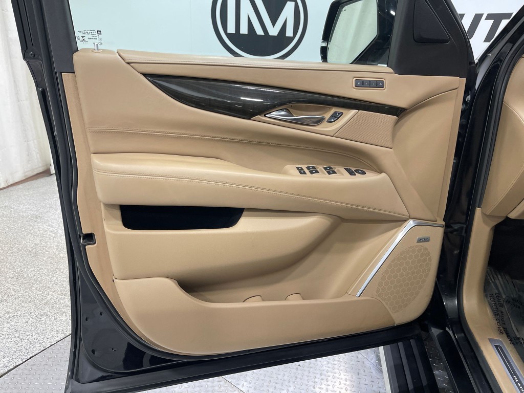 2019 Cadillac Escalade Image 17